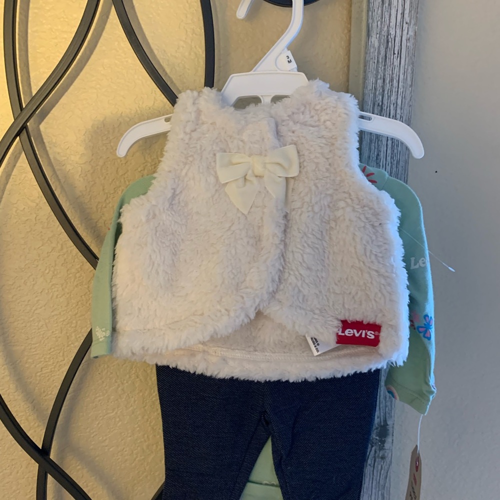 Levi's Baby size 3 months three piece set White Fleece Vest